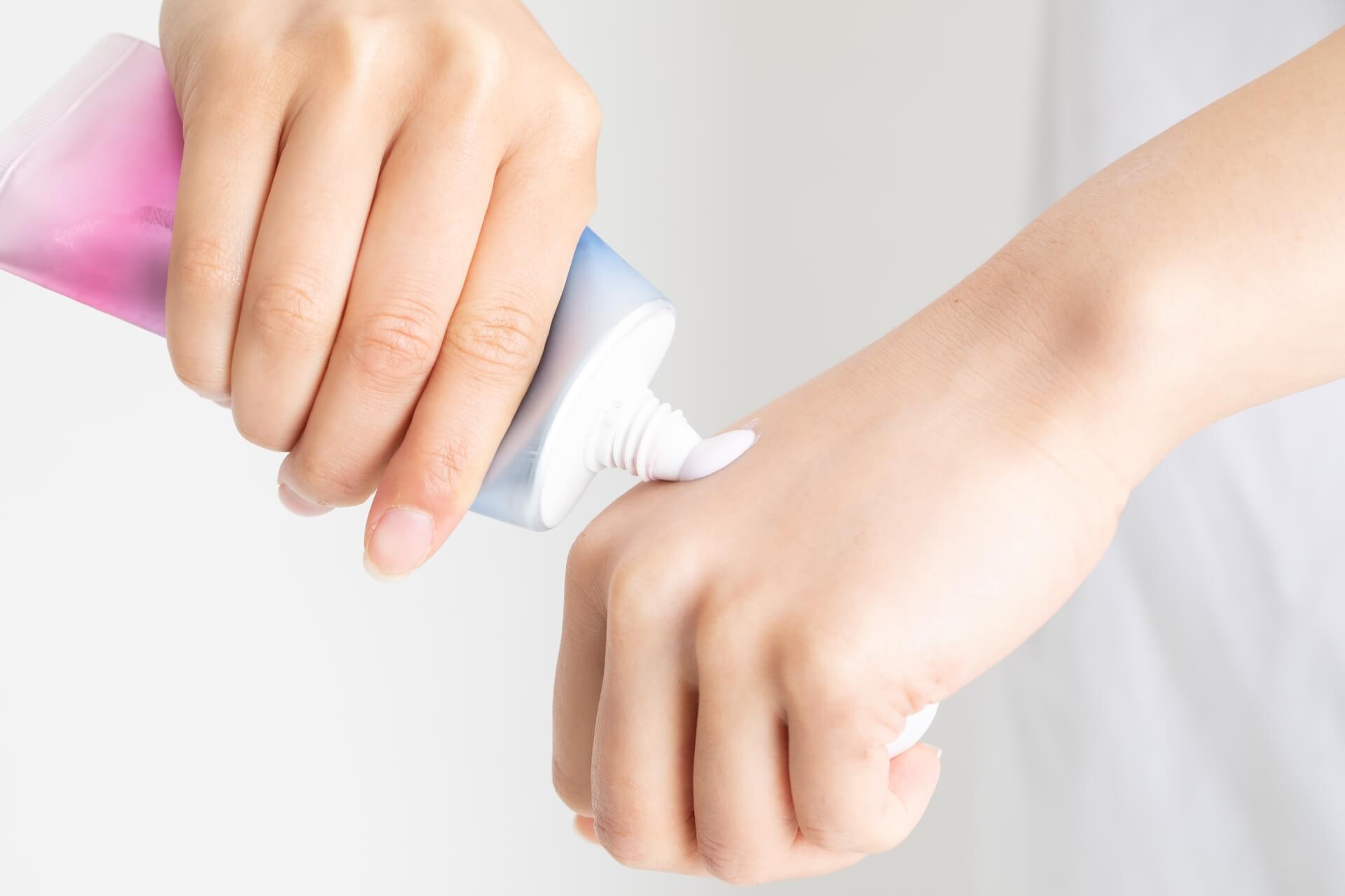 手荒れがつらい人必見！べたつかないおすすめハンドクリームの選び方