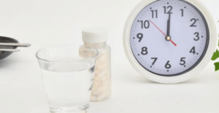 サプリメントは、どのタイミングで飲むのがベスト？種類別に解説